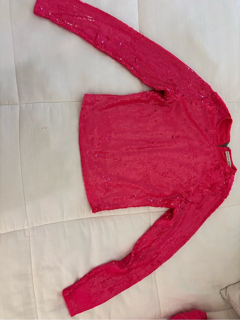 ✨ Alice + Olivia Dylan Sequin Pant & Delaina Sequin Top Set — Wild Pink ✨ - Picture 9 of 11